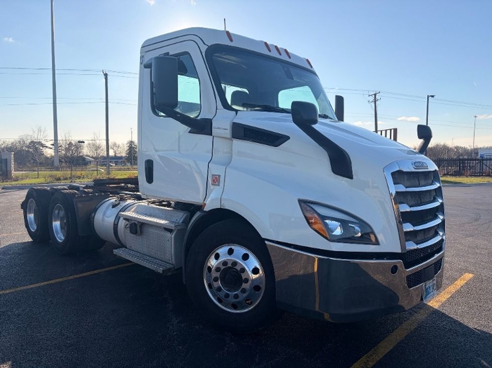 Day Cab Tractor-Heavy Duty Tractors-Freightliner-2019-T11664ST-La Porte-IN-552,845\n\t\tmiles-$ 34,750 - Image 1