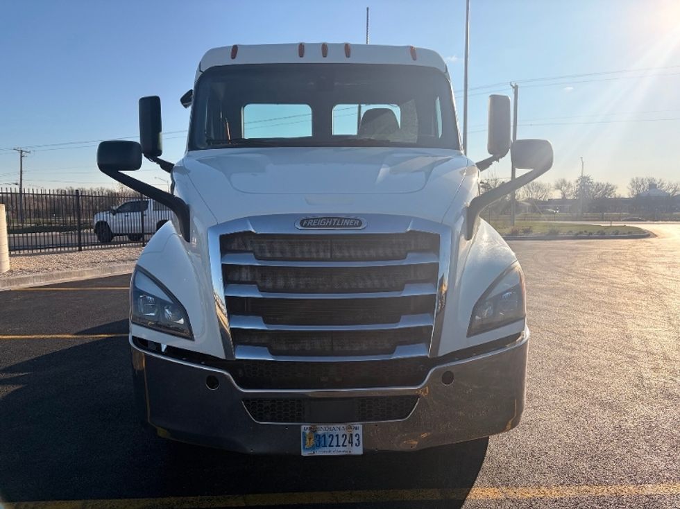 Day Cab Tractor-Heavy Duty Tractors-Freightliner-2019-T11664ST-La Porte-IN-552,845\n\t\tmiles-$ 34,750 - Image 2