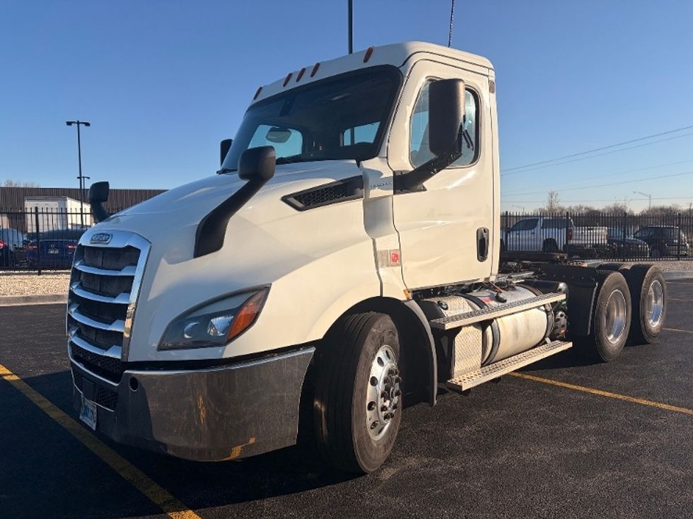 Day Cab Tractor-Heavy Duty Tractors-Freightliner-2019-T11664ST-La Porte-IN-552,845\n\t\tmiles-$ 34,750 - Image 3