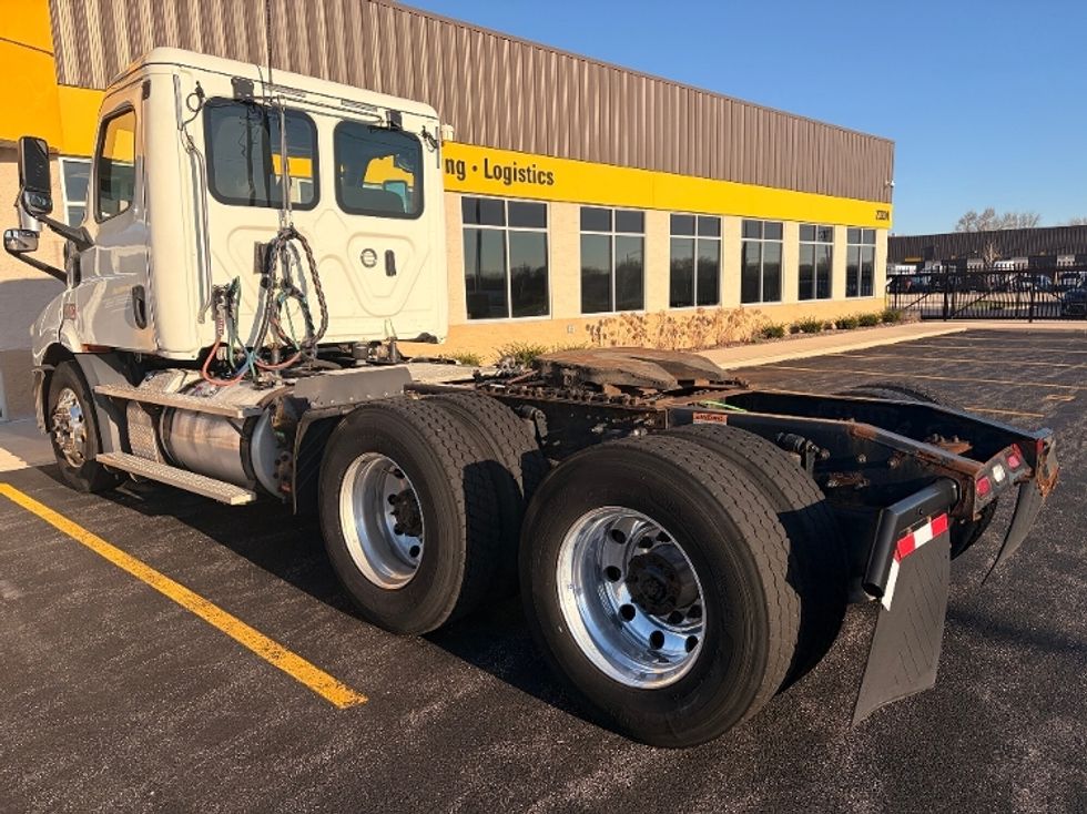 Day Cab Tractor-Heavy Duty Tractors-Freightliner-2019-T11664ST-La Porte-IN-552,845\n\t\tmiles-$ 34,750 - Image 5