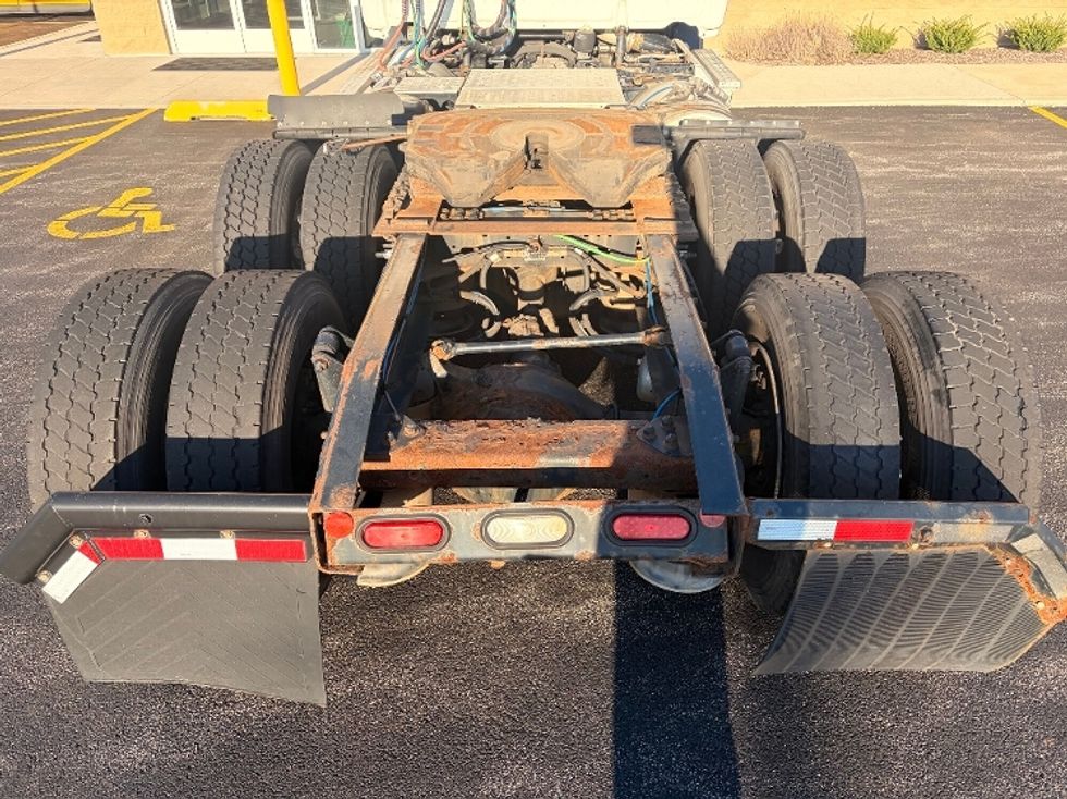 Day Cab Tractor-Heavy Duty Tractors-Freightliner-2019-T11664ST-La Porte-IN-552,845\n\t\tmiles-$ 34,750 - Image 7