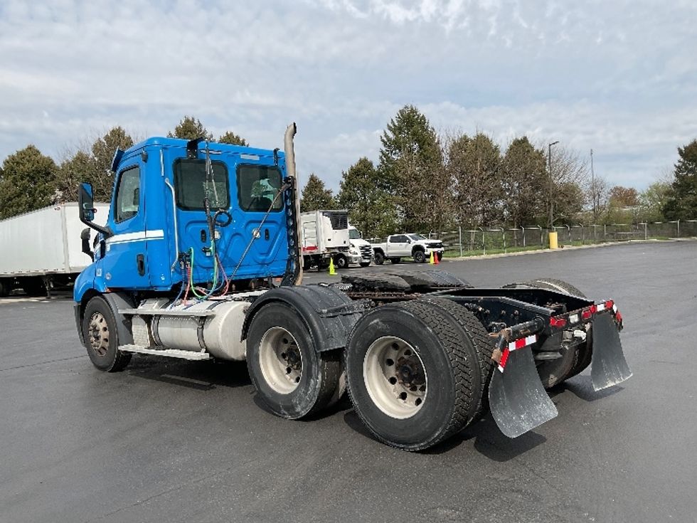 Day Cab Tractor-Heavy Duty Tractors-Freightliner-2019-T11664ST-Lancaster-PA-270,851\n\t\tmiles-$ 48,500 - Image 5