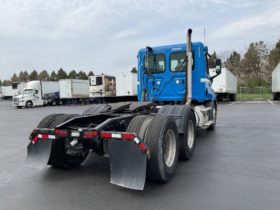 Day Cab Tractor-Heavy Duty Tractors-Freightliner-2019-T11664ST-Lancaster-PA-270,851\n\t\tmiles-$ 48,500 - Image 7