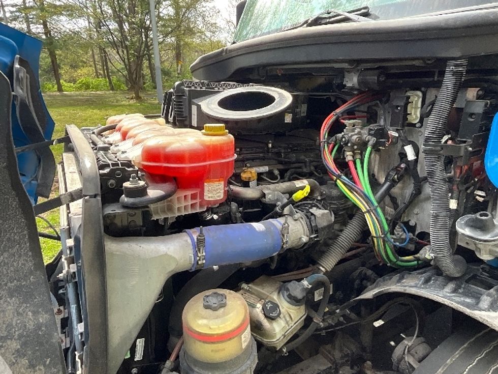 Day Cab Tractor-Heavy Duty Tractors-Freightliner-2019-T11664ST-Lancaster-PA-308,985\n\t\tmiles-$ 46,000 - Image 16