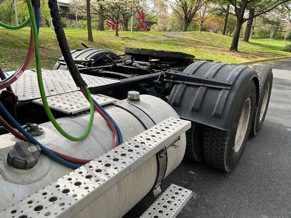 Day Cab Tractor-Heavy Duty Tractors-Freightliner-2019-T11664ST-Lancaster-PA-308,985\n\t\tmiles-$ 46,000 - Image 17