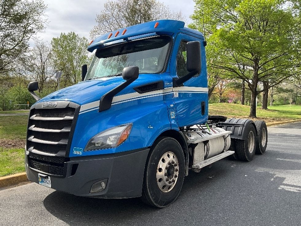 Day Cab Tractor-Heavy Duty Tractors-Freightliner-2019-T11664ST-Lancaster-PA-308,985\n\t\tmiles-$ 46,000 - Image 3