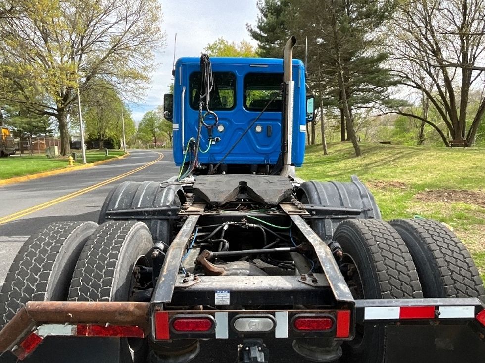 Day Cab Tractor-Heavy Duty Tractors-Freightliner-2019-T11664ST-Lancaster-PA-308,985\n\t\tmiles-$ 46,000 - Image 6