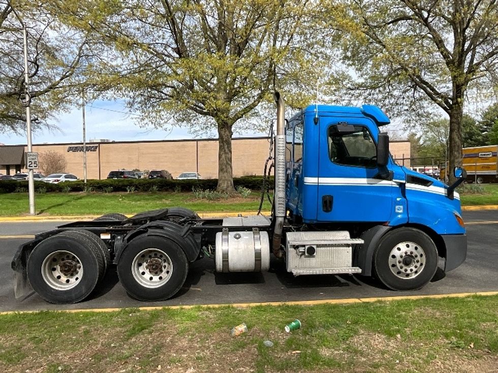 Day Cab Tractor-Heavy Duty Tractors-Freightliner-2019-T11664ST-Lancaster-PA-308,985\n\t\tmiles-$ 46,000 - Image 8
