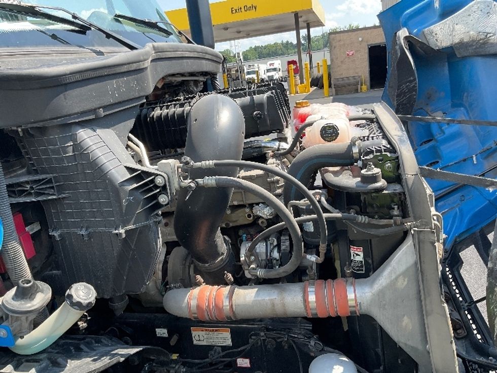 Day Cab Tractor-Heavy Duty Tractors-Freightliner-2019-T11664ST-Lancaster-PA-328,469\n\t\tmiles-$ 45,000 - Image 15