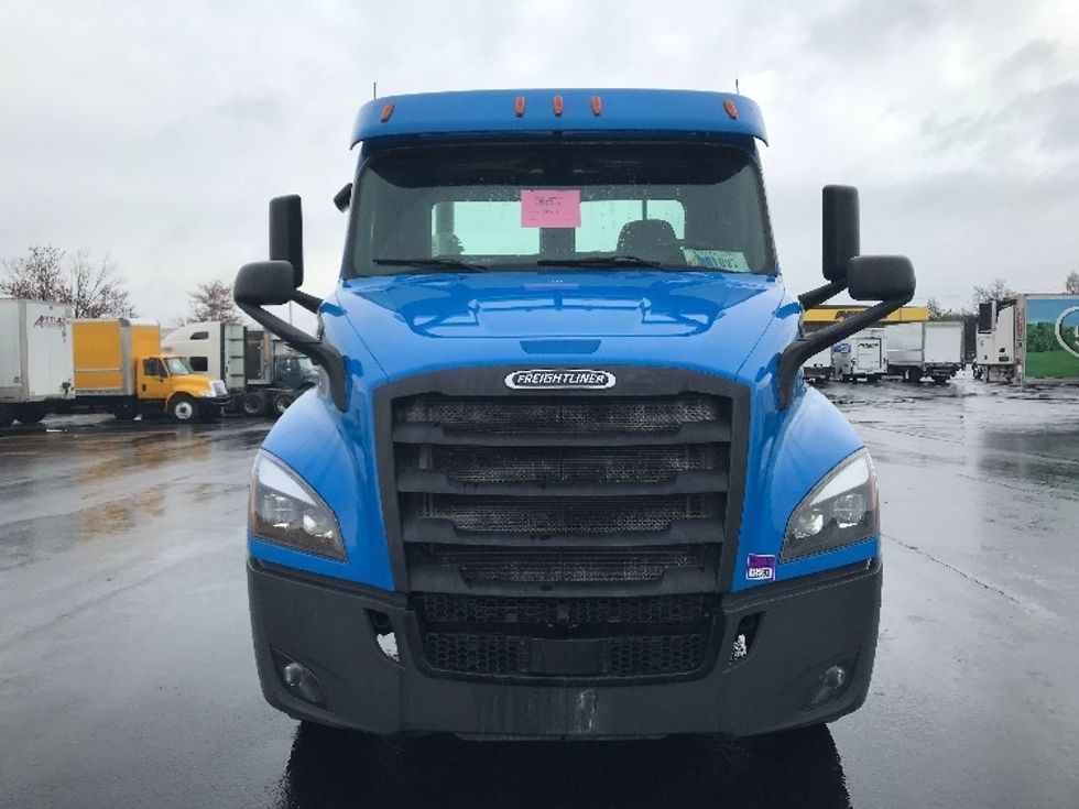 Day Cab Tractor-Heavy Duty Tractors-Freightliner-2019-T11664ST-Lancaster-PA-328,864\n\t\tmiles-$ 45,000 - Image 2