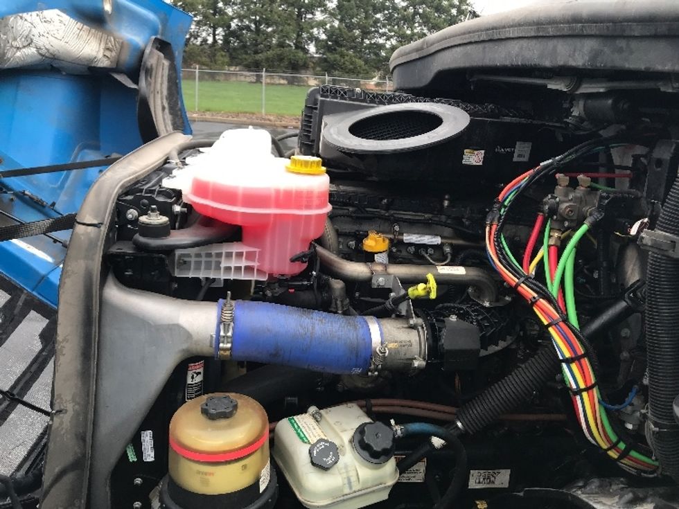 Day Cab Tractor-Heavy Duty Tractors-Freightliner-2019-T11664ST-Lancaster-PA-377,023\n\t\tmiles-$ 42,750 - Image 16