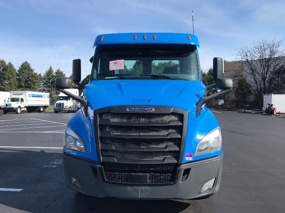2019 Freightliner Cascadia 116" Day cab photo 2