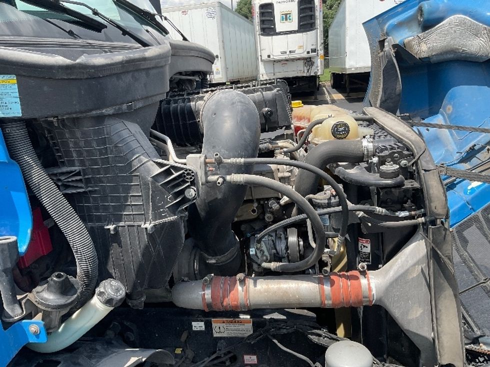 Day Cab Tractor-Heavy Duty Tractors-Freightliner-2019-T11664ST-Lancaster-PA-397,632\n\t\tmiles-$ 41,750 - Image 15