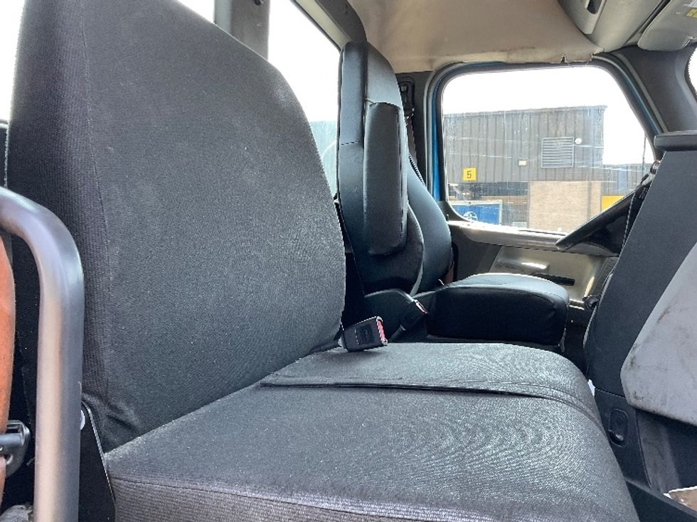 Day Cab Tractor-Heavy Duty Tractors-Freightliner-2019-T11664ST-Lancaster-PA-409,309\n\t\tmiles-$ 41,000 - Image 14