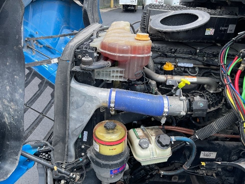 Day Cab Tractor-Heavy Duty Tractors-Freightliner-2019-T11664ST-Lancaster-PA-409,309\n\t\tmiles-$ 41,000 - Image 16