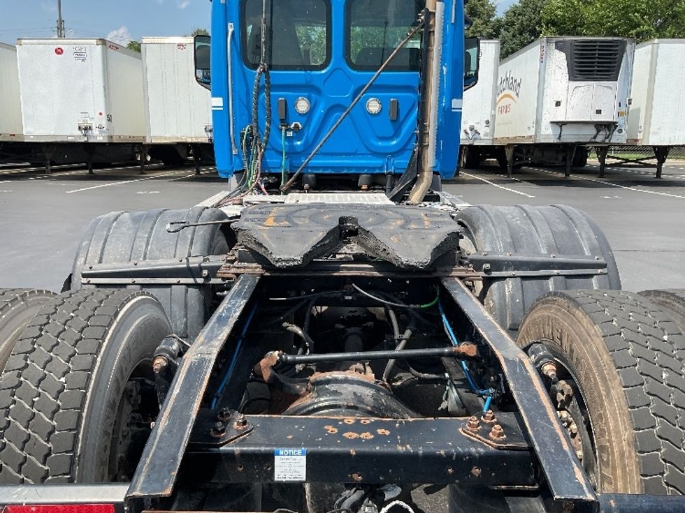 Day Cab Tractor-Heavy Duty Tractors-Freightliner-2019-T11664ST-Lancaster-PA-409,309\n\t\tmiles-$ 41,000 - Image 6