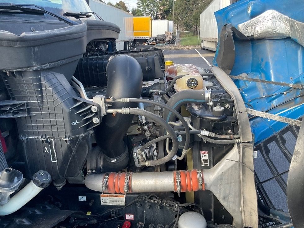 Day Cab Tractor-Heavy Duty Tractors-Freightliner-2019-T11664ST-Lancaster-PA-581,943\n\t\tmiles-$ 27,000 - Image 15