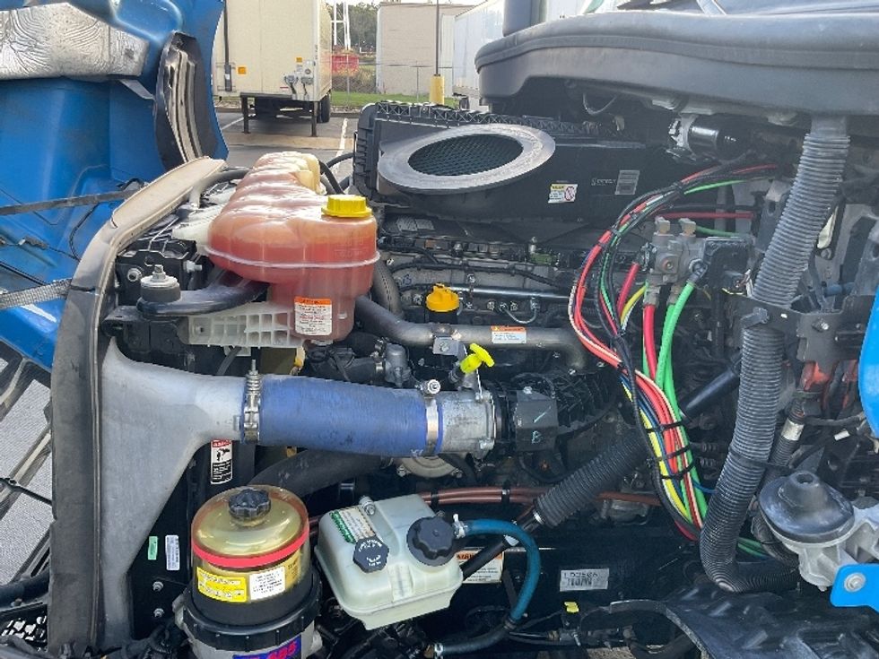 Day Cab Tractor-Heavy Duty Tractors-Freightliner-2019-T11664ST-Lancaster-PA-581,943\n\t\tmiles-$ 27,000 - Image 16