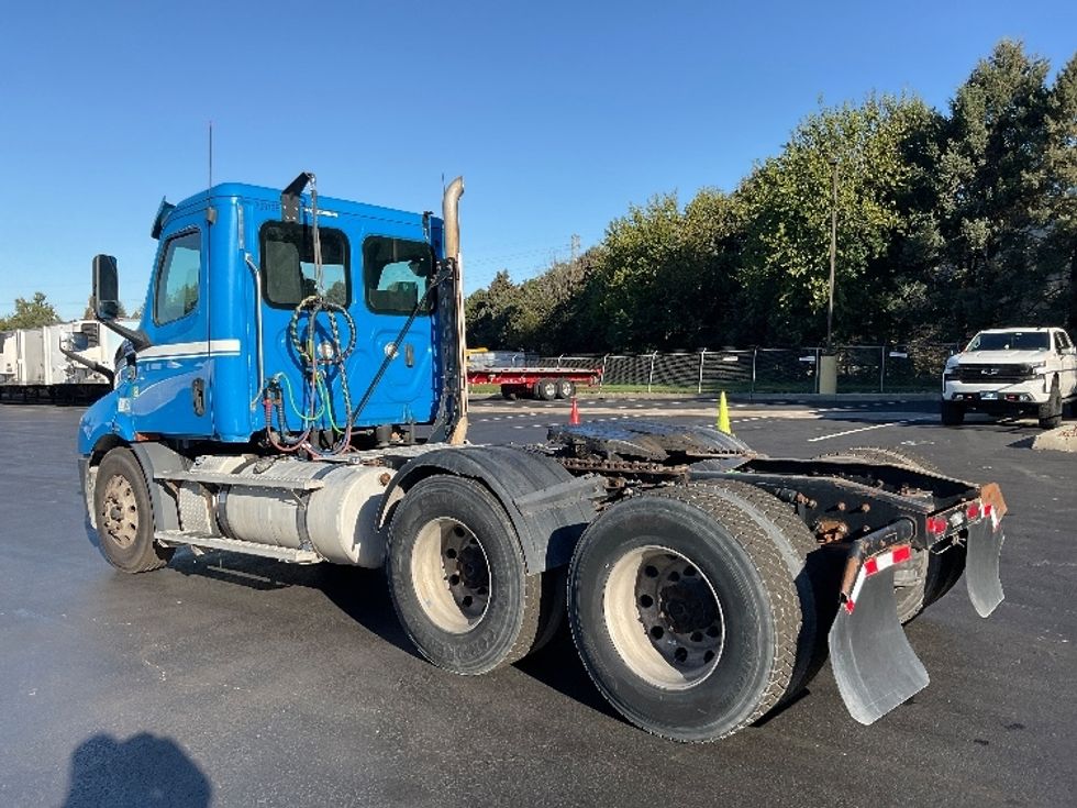 Day Cab Tractor-Heavy Duty Tractors-Freightliner-2019-T11664ST-Lancaster-PA-581,943\n\t\tmiles-$ 27,000 - Image 5