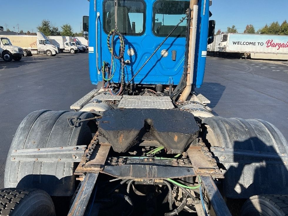 Day Cab Tractor-Heavy Duty Tractors-Freightliner-2019-T11664ST-Lancaster-PA-581,943\n\t\tmiles-$ 27,000 - Image 6