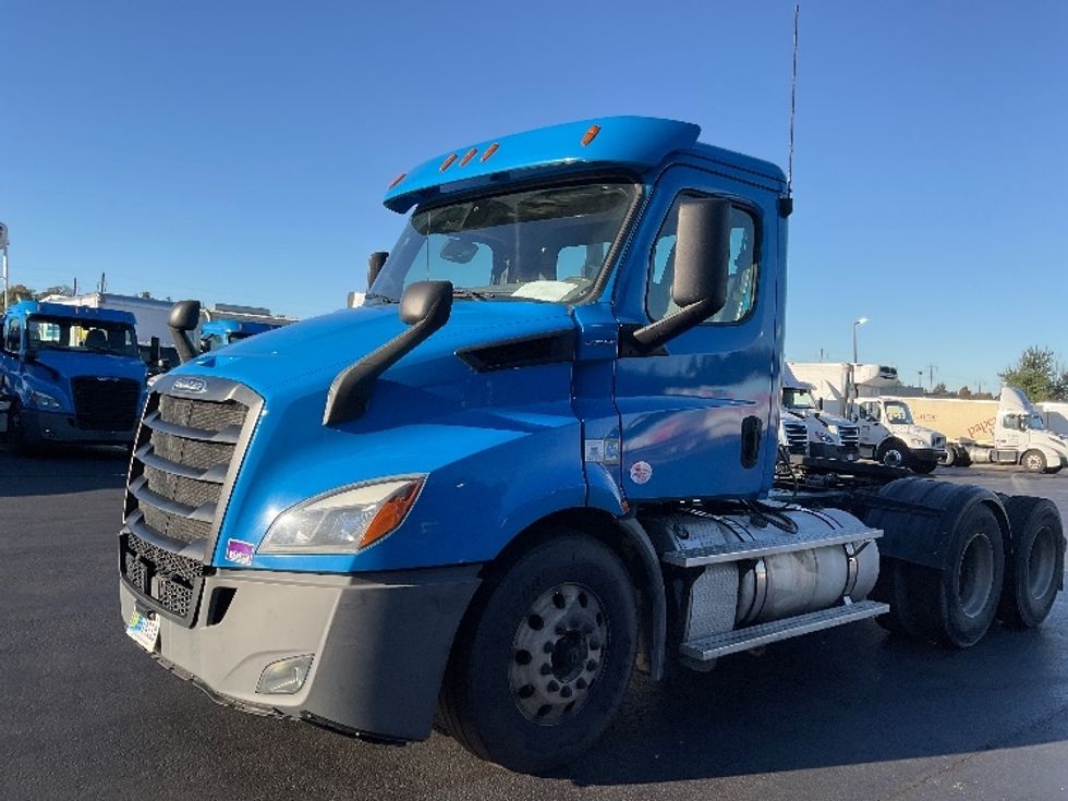 Day Cab Tractor-Heavy Duty Tractors-Freightliner-2019-T11664ST-Lancaster-PA-585,029\n\t\tmiles-$ 26,750 - Image 3
