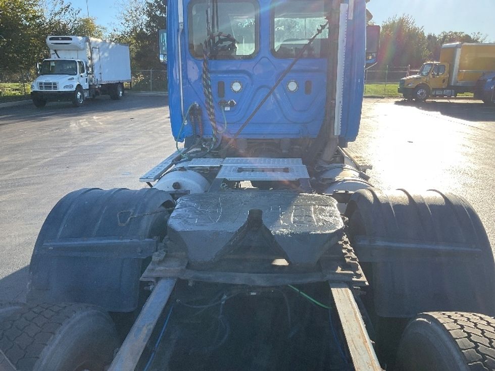 Day Cab Tractor-Heavy Duty Tractors-Freightliner-2019-T11664ST-Lancaster-PA-585,029\n\t\tmiles-$ 26,750 - Image 6
