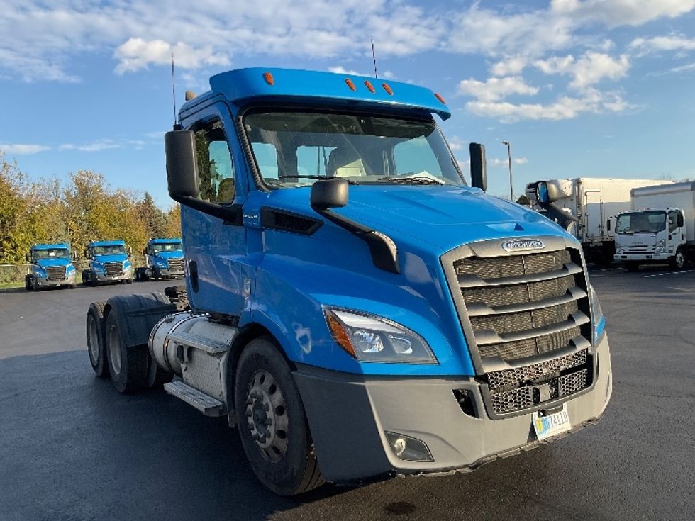 Day Cab Tractor-Heavy Duty Tractors-Freightliner-2019-T11664ST-Lancaster-PA-602,517\n\t\tmiles-$ 25,250 - Image 1