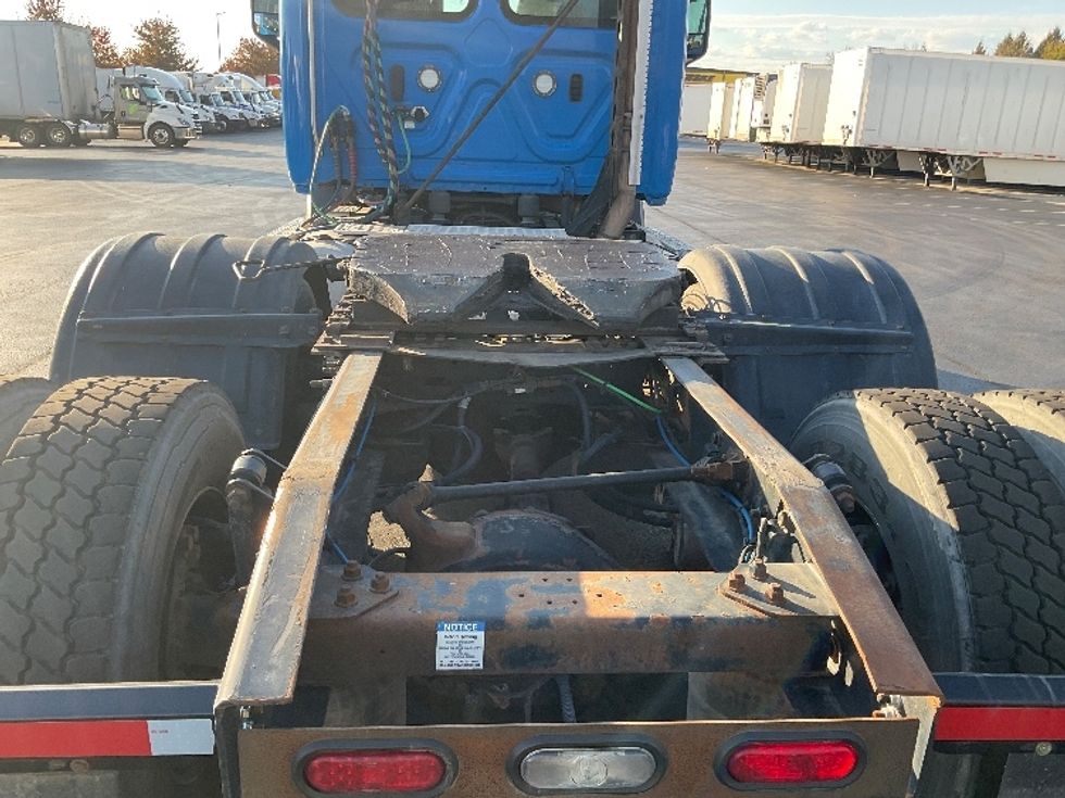 Day Cab Tractor-Heavy Duty Tractors-Freightliner-2019-T11664ST-Lancaster-PA-602,517\n\t\tmiles-$ 25,250 - Image 6