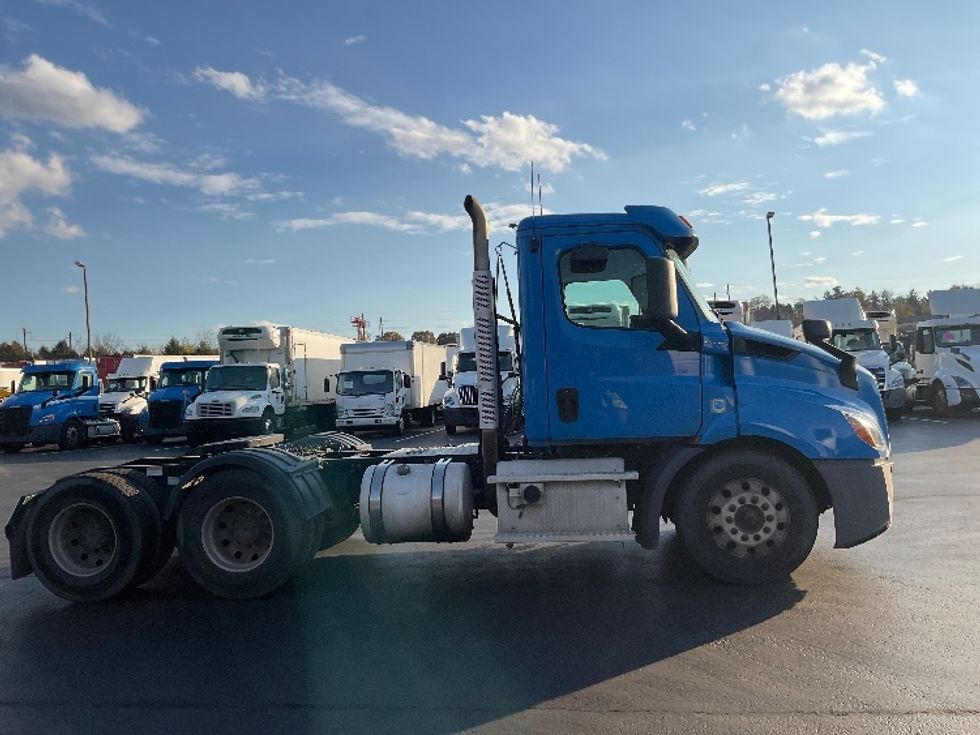 Day Cab Tractor-Heavy Duty Tractors-Freightliner-2019-T11664ST-Lancaster-PA-602,517\n\t\tmiles-$ 25,250 - Image 8