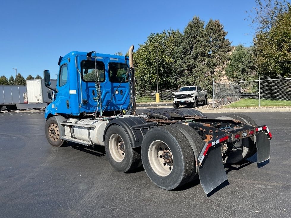 Day Cab Tractor-Heavy Duty Tractors-Freightliner-2019-T11664ST-Lancaster-PA-606,827\n\t\tmiles-$ 25,000 - Image 5