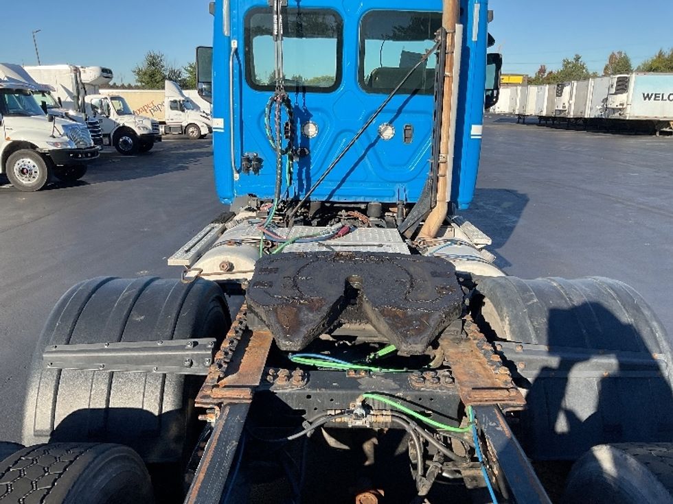 Day Cab Tractor-Heavy Duty Tractors-Freightliner-2019-T11664ST-Lancaster-PA-606,827\n\t\tmiles-$ 25,000 - Image 6
