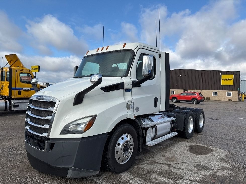 Day Cab Tractor-Heavy Duty Tractors-Freightliner-2019-T11664ST-Lansing-MI-236,164\n\t\tmiles-$ 48,500 - Image 3
