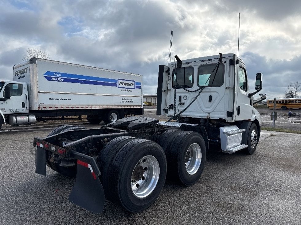 Day Cab Tractor-Heavy Duty Tractors-Freightliner-2019-T11664ST-Lansing-MI-236,164\n\t\tmiles-$ 48,500 - Image 7