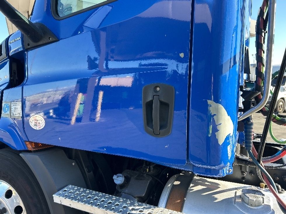 Day Cab Tractor-Heavy Duty Tractors-Freightliner-2019-T11664ST-Las Vegas-NV-253,727\n\t\tmiles-$ 53,250 - Image 17