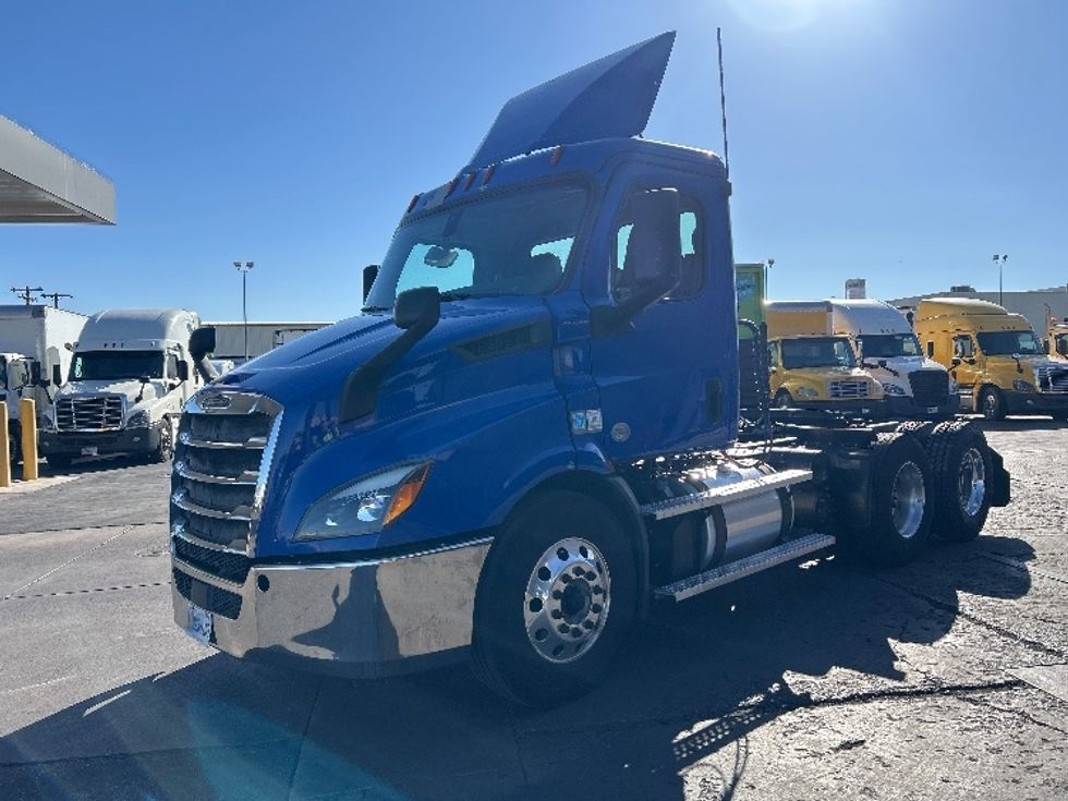 Day Cab Tractor-Heavy Duty Tractors-Freightliner-2019-T11664ST-Las Vegas-NV-253,727\n\t\tmiles-$ 53,250 - Image 3