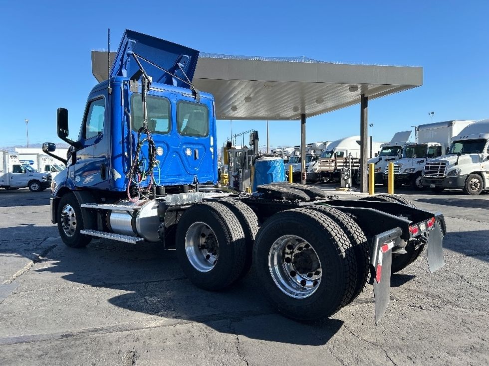 Day Cab Tractor-Heavy Duty Tractors-Freightliner-2019-T11664ST-Las Vegas-NV-253,727\n\t\tmiles-$ 53,250 - Image 5