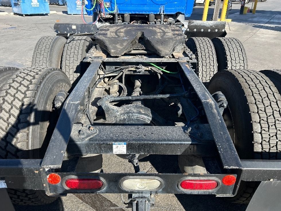 Day Cab Tractor-Heavy Duty Tractors-Freightliner-2019-T11664ST-Las Vegas-NV-253,727\n\t\tmiles-$ 53,250 - Image 6