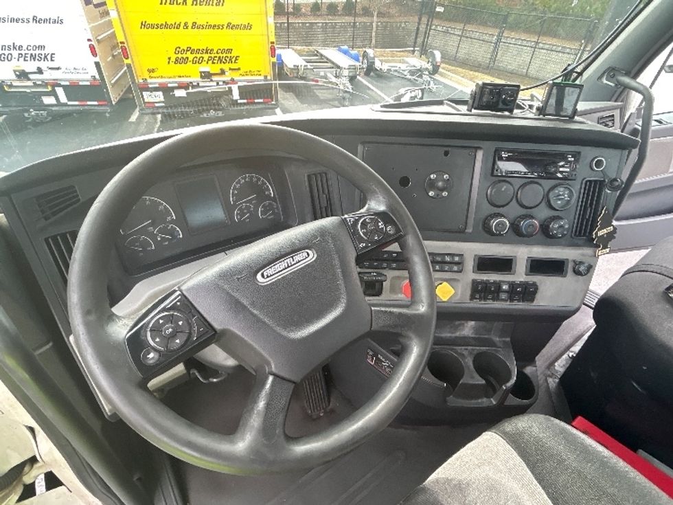 Day Cab Tractor-Heavy Duty Tractors-Freightliner-2019-T11664ST-Lithia Springs-GA-782,184\n\t\tmiles-$ 28,250 - Image 11