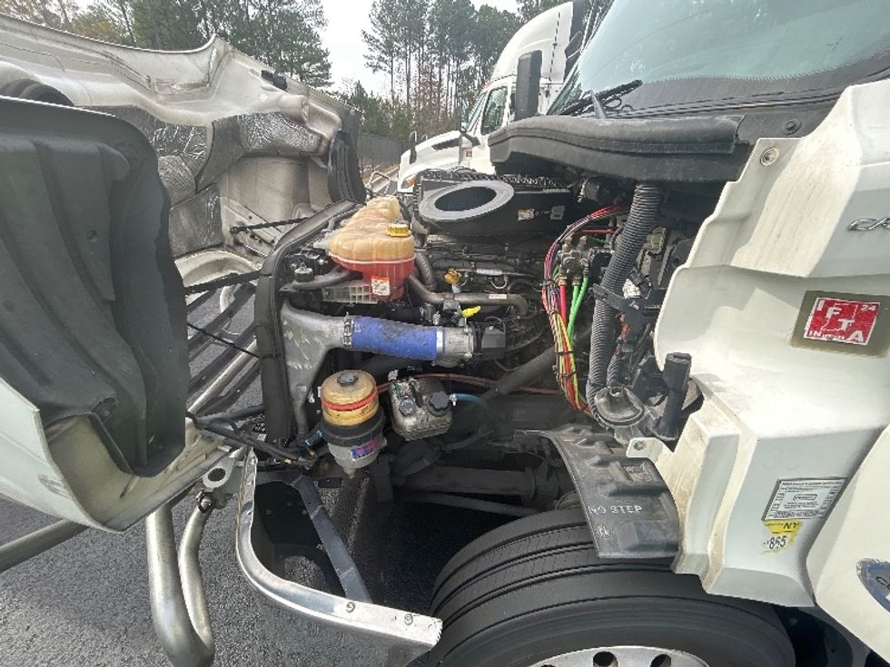 Day Cab Tractor-Heavy Duty Tractors-Freightliner-2019-T11664ST-Lithia Springs-GA-782,184\n\t\tmiles-$ 28,250 - Image 16