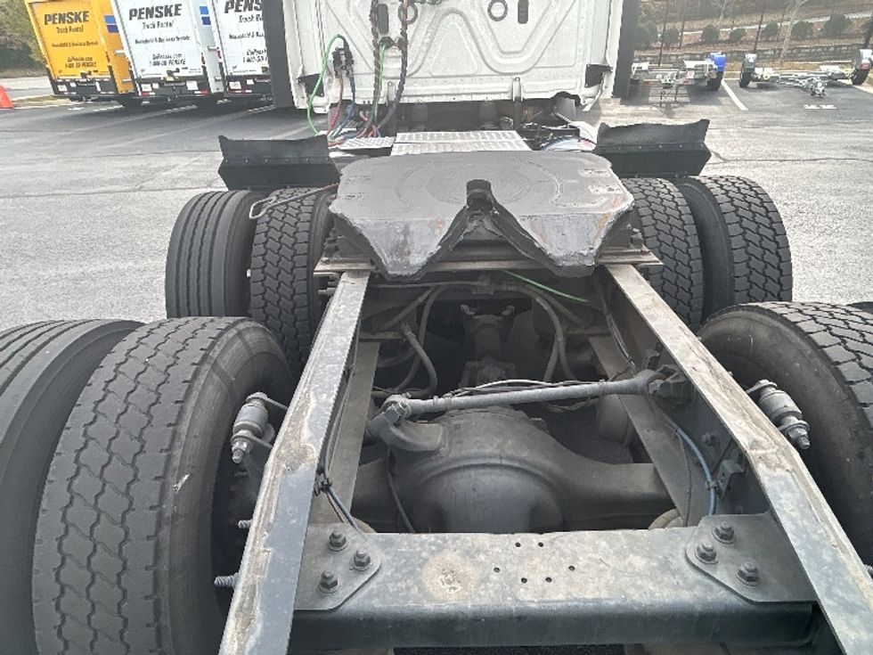 Day Cab Tractor-Heavy Duty Tractors-Freightliner-2019-T11664ST-Lithia Springs-GA-782,184\n\t\tmiles-$ 28,250 - Image 6