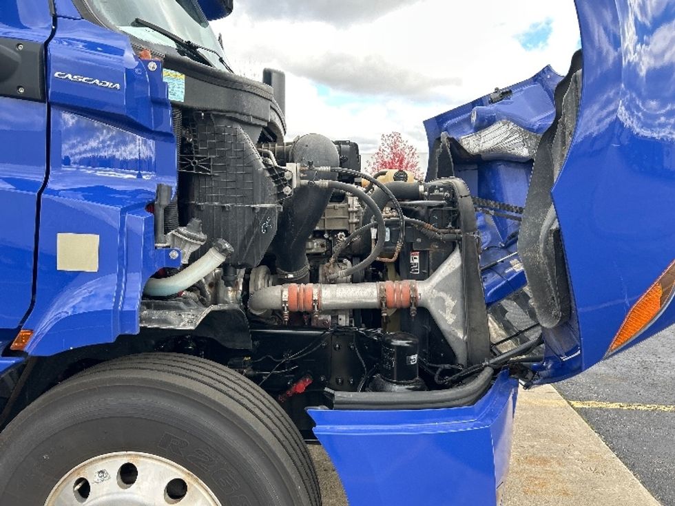 Day Cab Tractor-Heavy Duty Tractors-Freightliner-2019-T11664ST-London-ON-183,147\n\t\tkm-$ 59,750 - Image 15