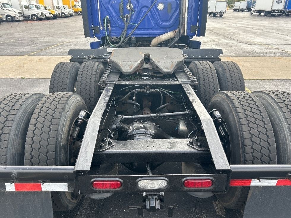 Day Cab Tractor-Heavy Duty Tractors-Freightliner-2019-T11664ST-London-ON-183,147\n\t\tkm-$ 59,750 - Image 6