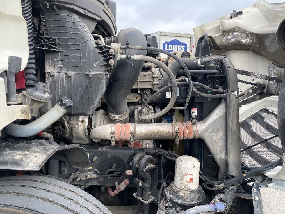 Day Cab Tractor-Heavy Duty Tractors-Freightliner-2019-T11664ST-Louisville-KY-393,766\n\t\tmiles-$ 44,750 - Image 15