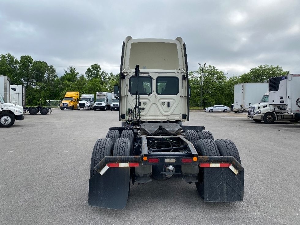 Day Cab Tractor-Heavy Duty Tractors-Freightliner-2019-T11664ST-Louisville-KY-393,766\n\t\tmiles-$ 44,750 - Image 6