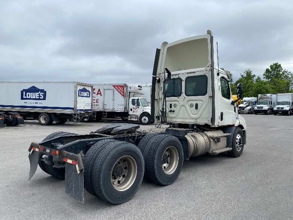Day Cab Tractor-Heavy Duty Tractors-Freightliner-2019-T11664ST-Louisville-KY-393,766\n\t\tmiles-$ 44,750 - Image 7