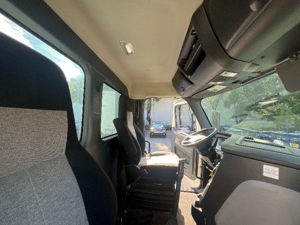Day Cab Tractor-Heavy Duty Tractors-Freightliner-2019-T11664ST-Medley-FL-88,933\n\t\tmiles-$ 57,000 - Image 14