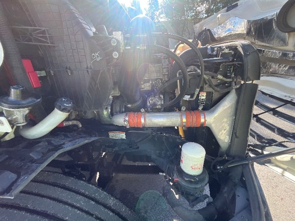 Day Cab Tractor-Heavy Duty Tractors-Freightliner-2019-T11664ST-Medley-FL-88,933\n\t\tmiles-$ 57,000 - Image 15