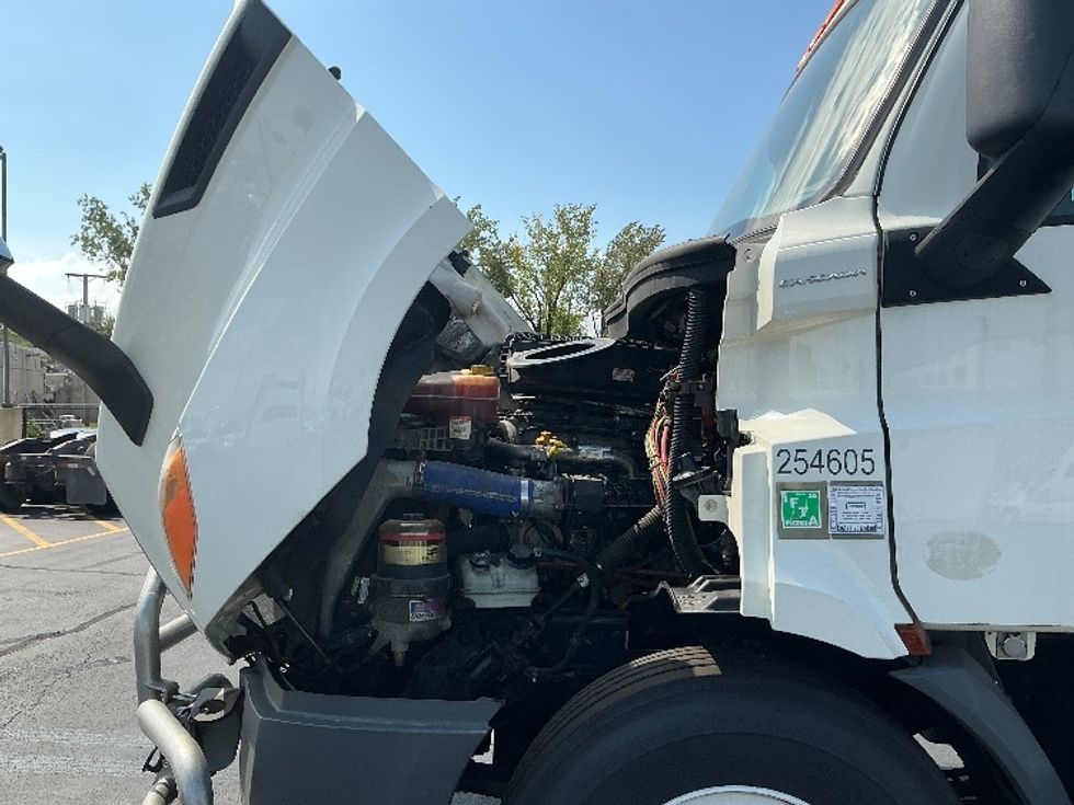 Day Cab Tractor-Heavy Duty Tractors-Freightliner-2019-T11664ST-Melrose Park-IL-750,344\n\t\tmiles-$ 23,000 - Image 16