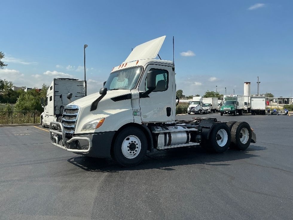 Day Cab Tractor-Heavy Duty Tractors-Freightliner-2019-T11664ST-Melrose Park-IL-750,344\n\t\tmiles-$ 23,000 - Image 3