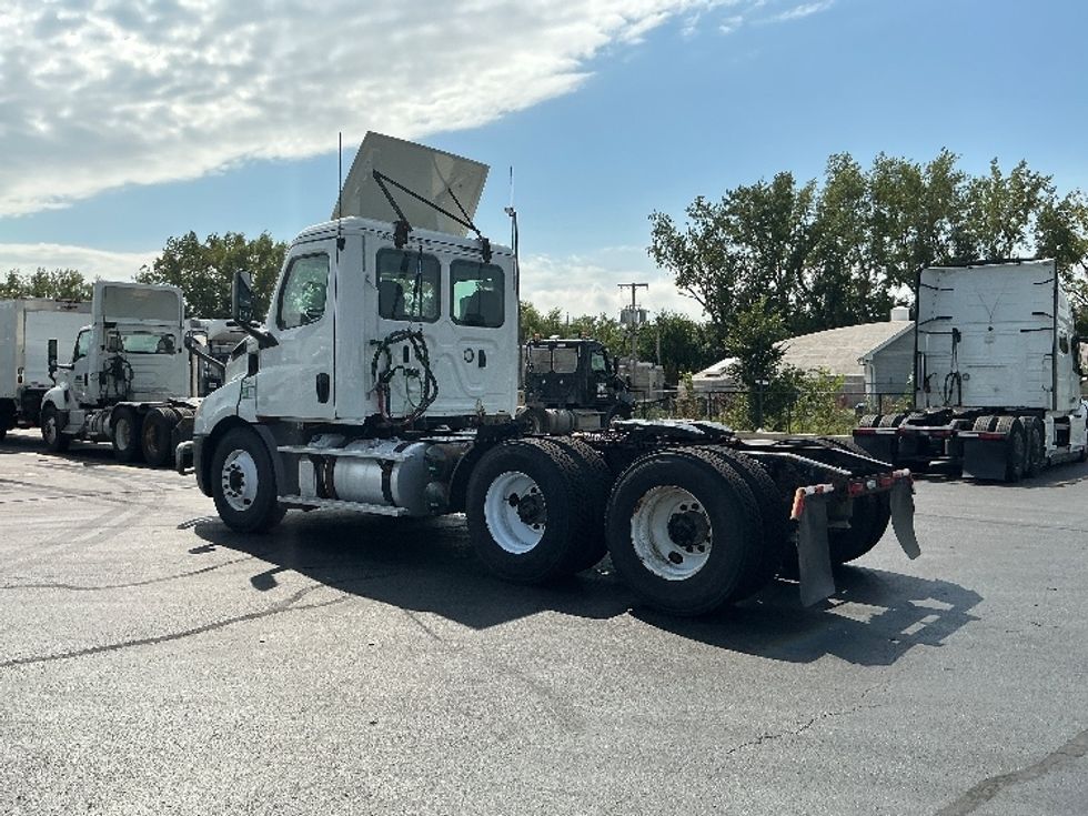 Day Cab Tractor-Heavy Duty Tractors-Freightliner-2019-T11664ST-Melrose Park-IL-750,344\n\t\tmiles-$ 23,000 - Image 5